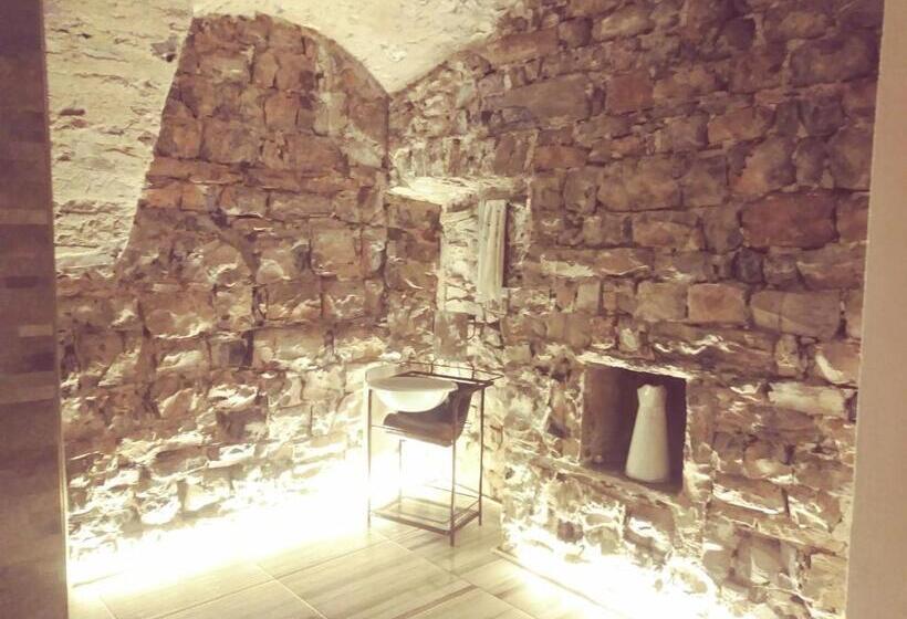 اتاق استاندارد با تخت بزرگ, La Grotta Dell Antica Calvasino   Jacuzzi