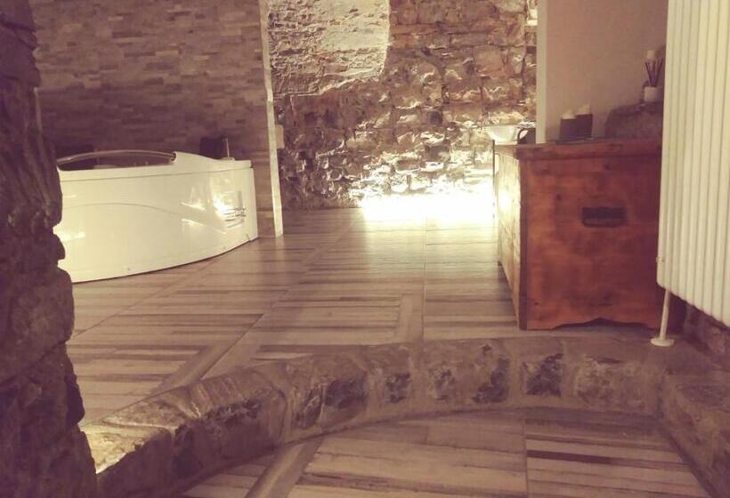 اتاق استاندارد با تخت بزرگ, La Grotta Dell Antica Calvasino   Jacuzzi