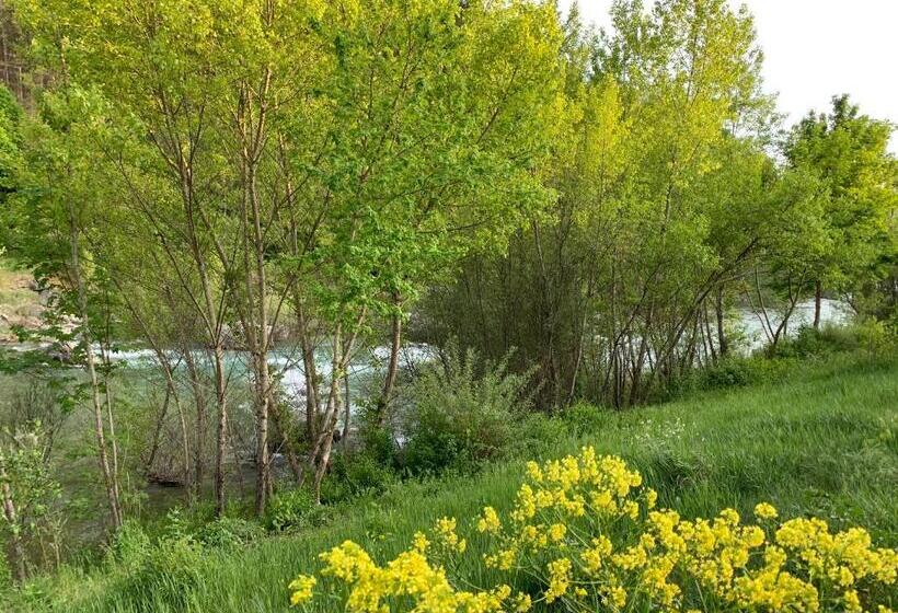 اتاق استاندارد با چشم‌انداز کوهستان, Le Long Du Verdon