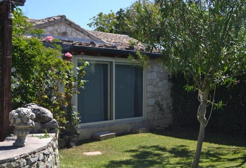 اتاق استاندارد چهار تخته, Oasi Di Campagna