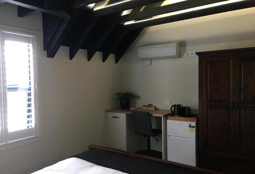 标准工作室, The Stables Dunedin