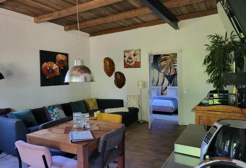 آپارتمان 1 خوابه همکف, Luxe Bloemenzicht 4 Personen, Bnb, 10 Minuten Van Zee