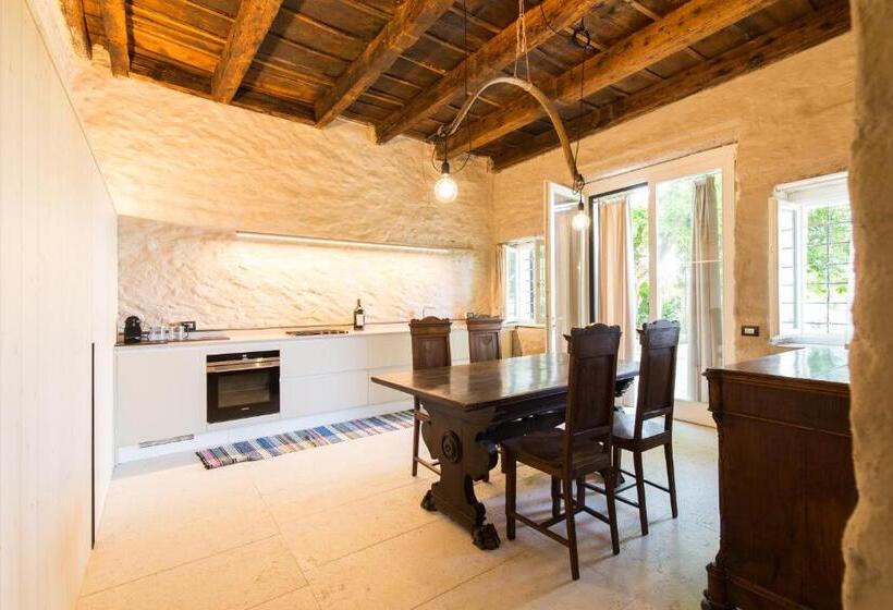 سوییت جونیور لوکس, Villa Saccomani