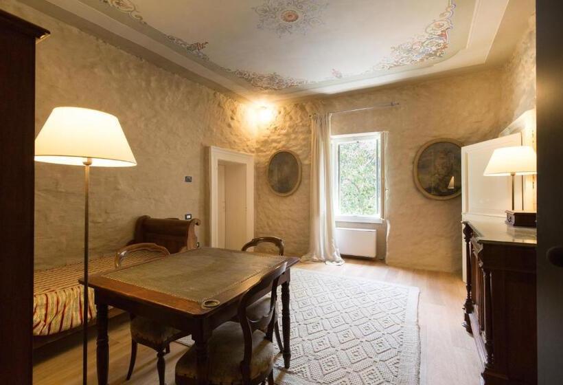 سوئیت جونیور با چشم‌انداز باغ, Villa Saccomani