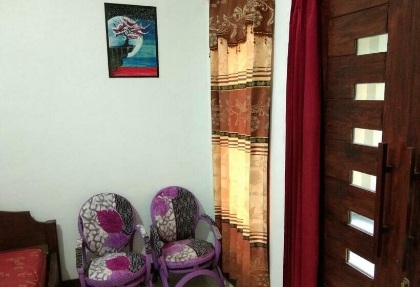 اتاق لوکس, Latansa Inn