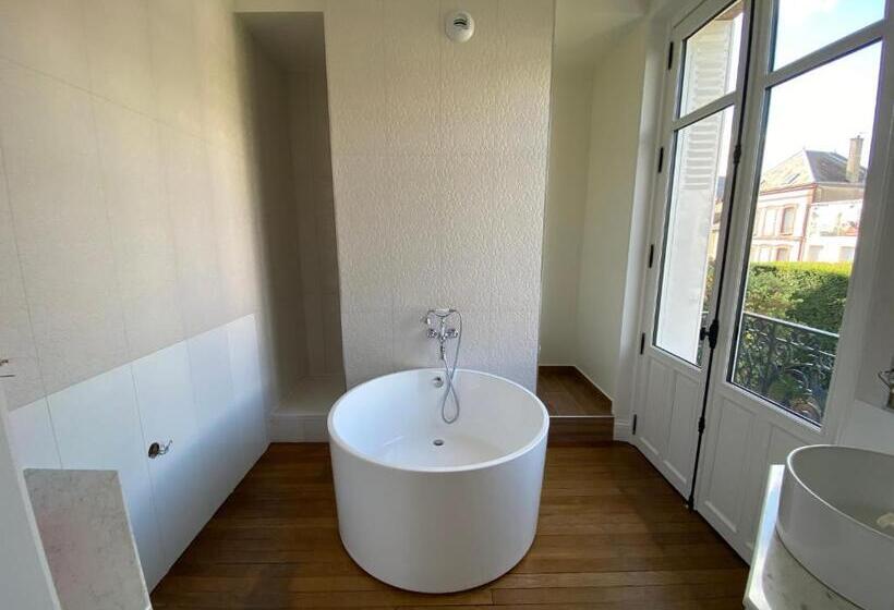 اتاق لوکس, Maison Blanche Chartres   Maison D Hôtes 5 étoiles