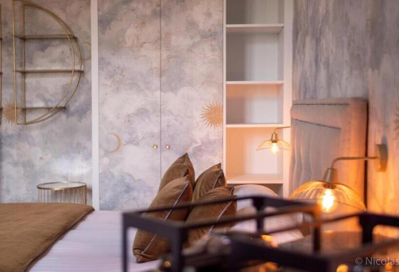 اتاق لوکس با تخت بزرگ, Maison Blanche Chartres   Maison D Hôtes 5 étoiles