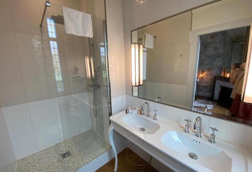 اتاق لوکس با تخت بزرگ, Maison Blanche Chartres   Maison D Hôtes 5 étoiles