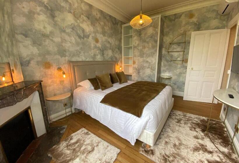 اتاق لوکس با تخت بزرگ, Maison Blanche Chartres   Maison D Hôtes 5 étoiles