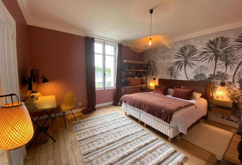 اتاق لوکس با تخت بزرگ, Maison Blanche Chartres   Maison D Hôtes 5 étoiles