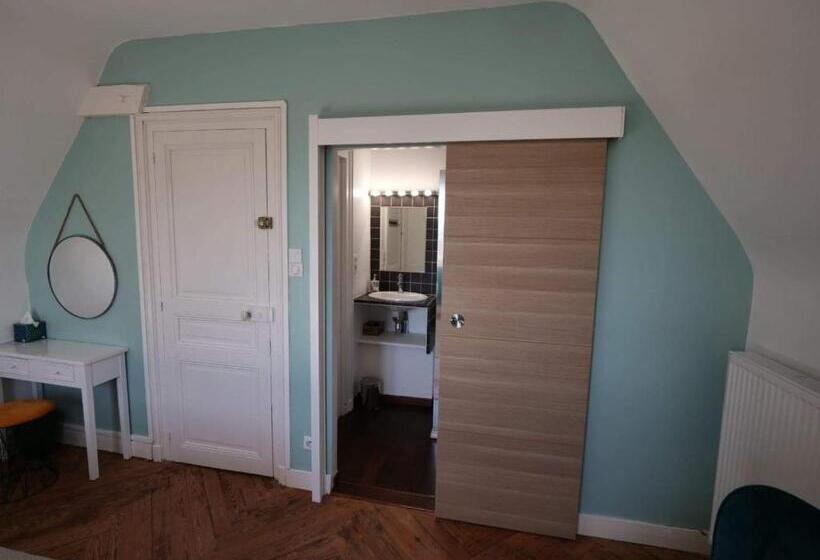 Номер Стандарт, Le Manoir De Louviers