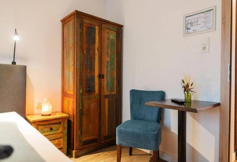 اتاق استاندارد چهار تخته, Haus Berchstein