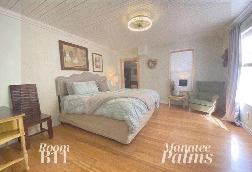 سوئیت جونیور با چشم‌انداز باغ, Manatee Palms