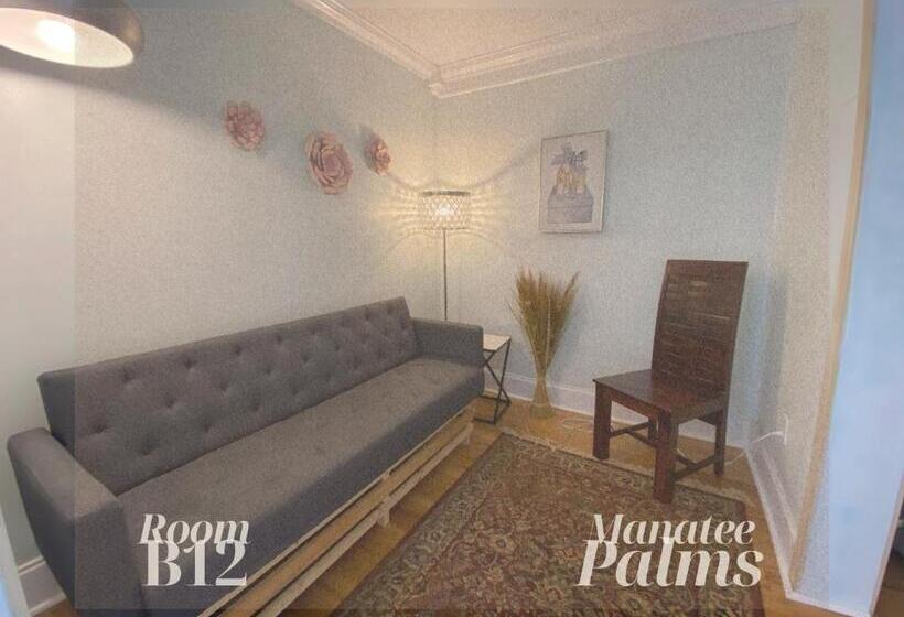 سوئیت جونیور با چشم‌انداز باغ, Manatee Palms