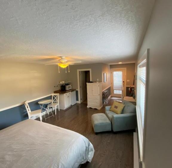 استودیو استاندارد با تخت کینگ, Guest Suites On Benvenuto