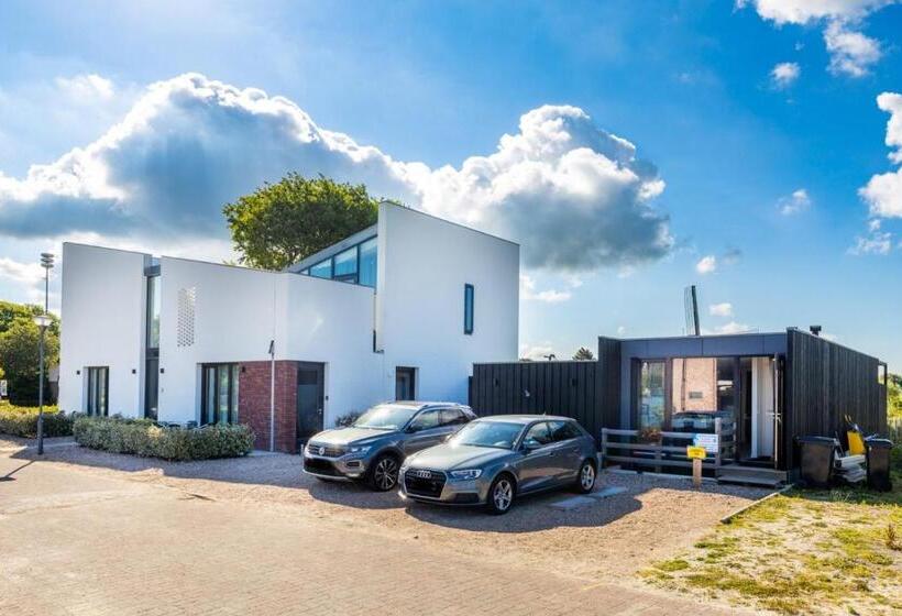 Номер Deluxe, Roosjesweg 2 Gastenkamer Met Parkeerplaats En Terras Eg