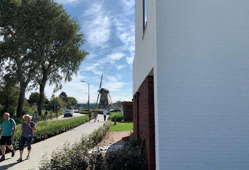 Номер Deluxe, Roosjesweg 2 Gastenkamer Met Parkeerplaats En Terras Eg