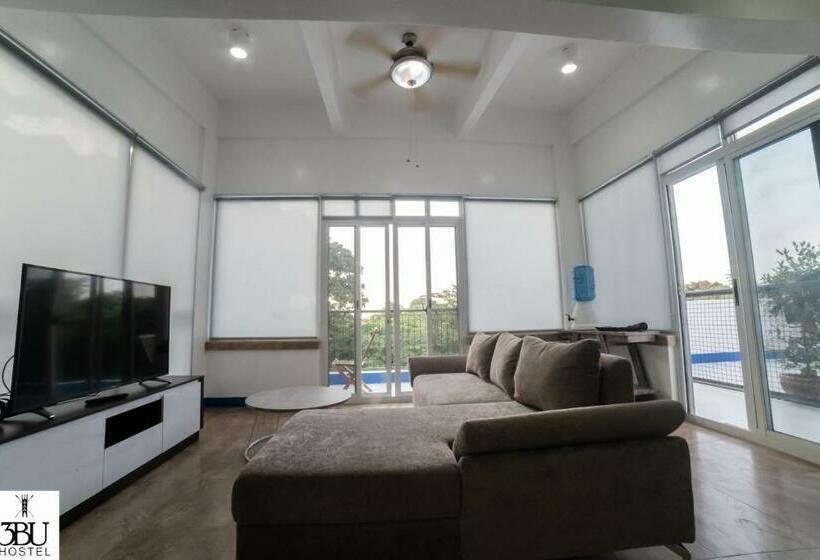 اتاق استاندارد با بالکن و چشم‌انداز دریا, 3bu Hostel La Union