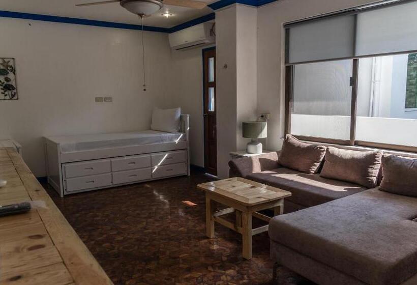 Economy Quadruple Room, 3bu Hostel La Union