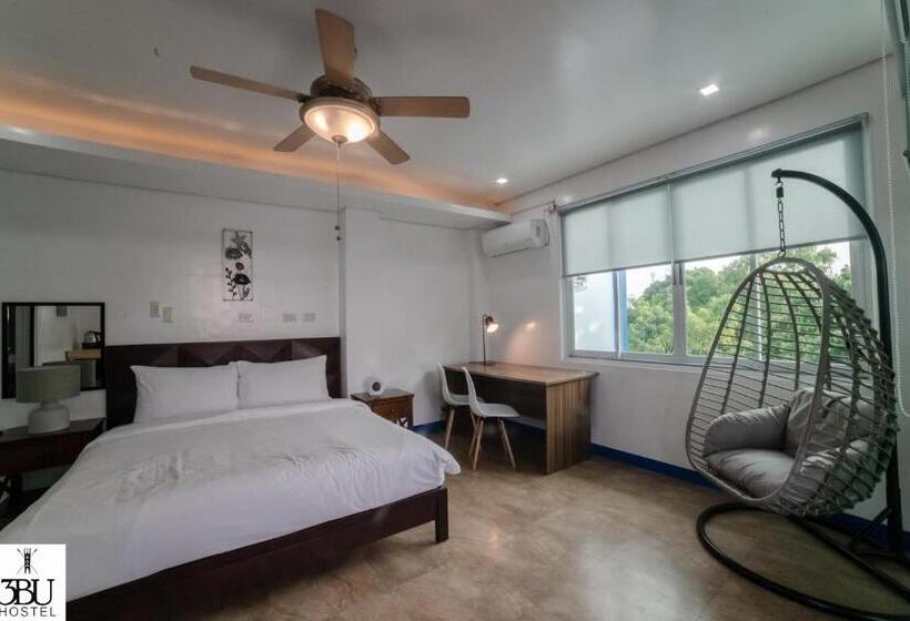 اتاق استاندارد با بالکن و چشم‌انداز دریا, 3bu Hostel La Union