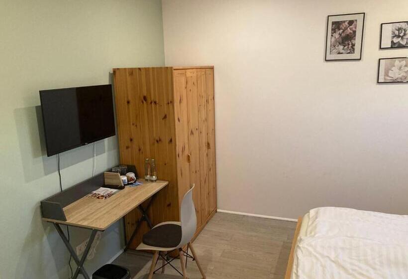 اتاق استاندارد, Gäste Und Messezimmer Adelheidsdorf