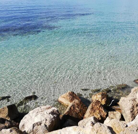 اتاق خانوادگی, L Anfora