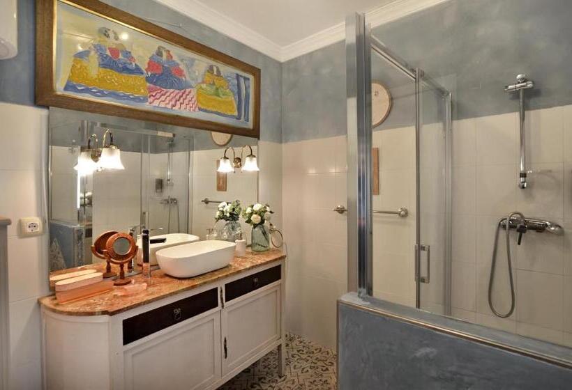 اتاق لوکس, La Casa De Los Coy