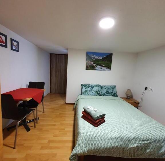 غرفة قياسية, Buongustaio Fereinzimmer Room Inside A Flat