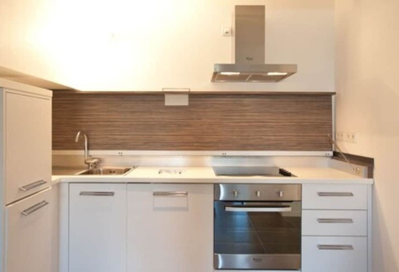 آپارتمان 1 خوابه با بالکن و چشم‌انداز دریا, En Aparté