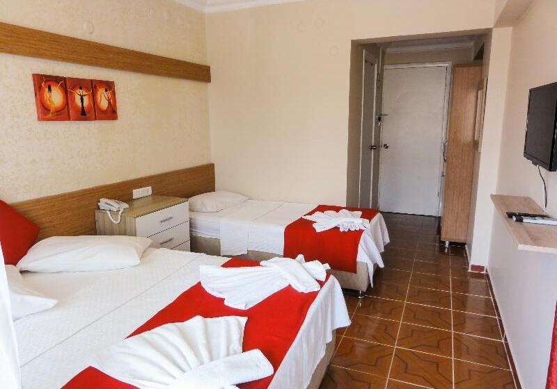 Standard Triple Room, Altinersan  Altinkum