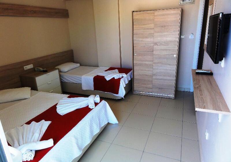 Standard Triple Room, Altinersan  Altinkum