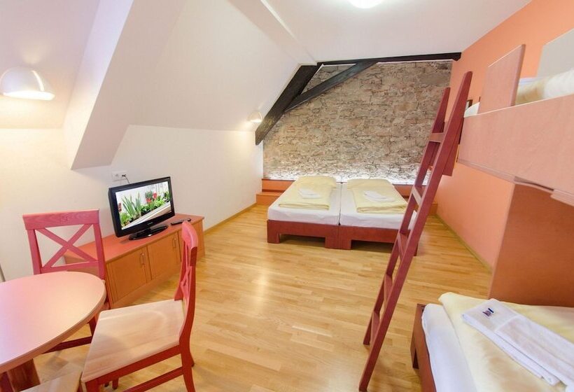 اتاق استاندارد چهار تخته, Jufa Hotel Meersburg Am Bodensee