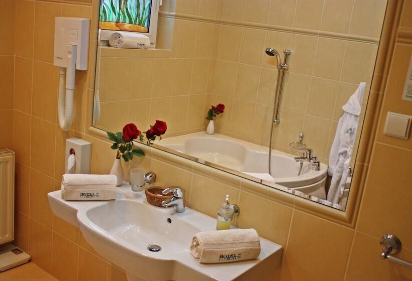 استودیوی استاندارد, Mat S