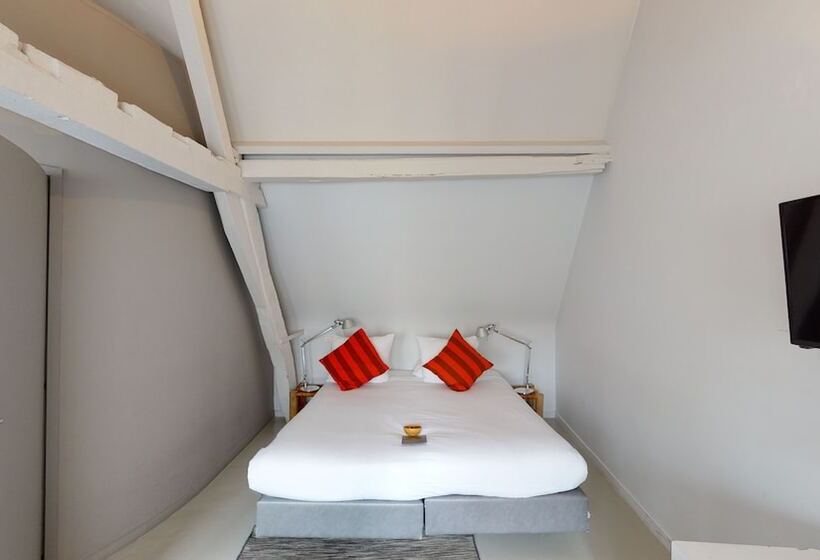 Junior Suite, Matelote