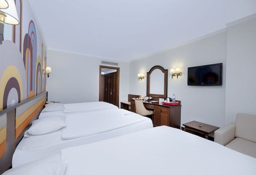 اتاق لوکس سه تخته, Megasaray Westbeach Antalya