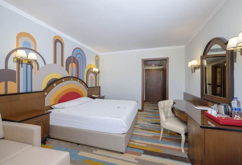 Quarto Triplo Deluxe, Megasaray Westbeach Antalya