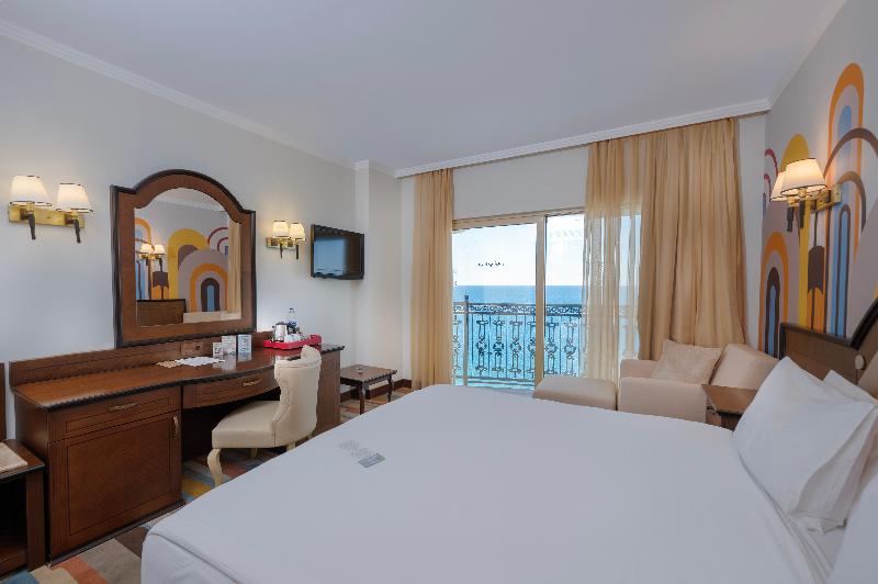 اتاق سه نفره دلوکس با چشم‌انداز دریا, Megasaray Westbeach Antalya