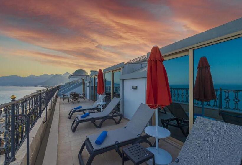 سوئیت با تخت بزرگ, Megasaray Westbeach Antalya