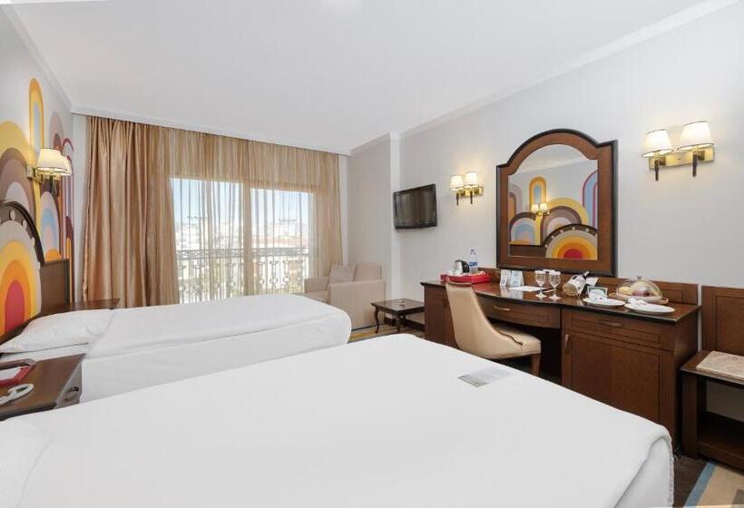 اتاق لوکس با چشم‌انداز شهر, Megasaray Westbeach Antalya