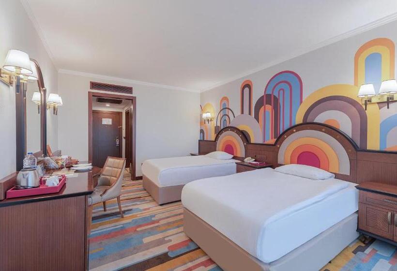 اتاق لوکس با چشم‌انداز شهر, Megasaray Westbeach Antalya