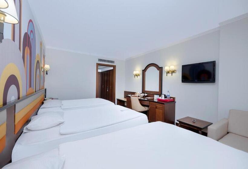اتاق لوکس سه تخته, Megasaray Westbeach Antalya