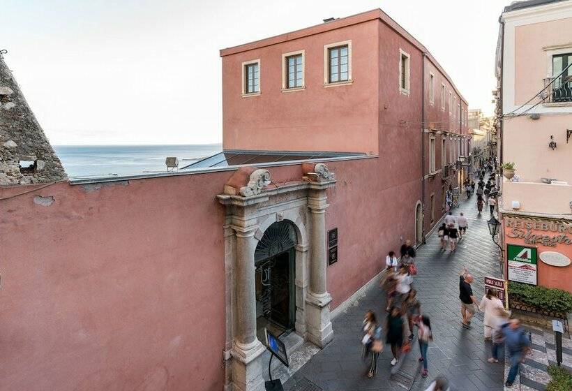 اتاق اجرایی, Metropole Taormina