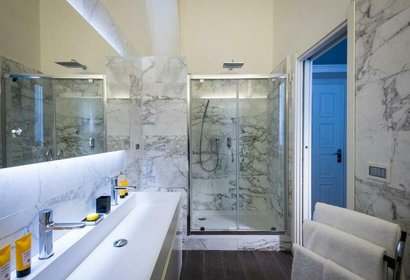 اتاق اجرایی, Metropole Taormina