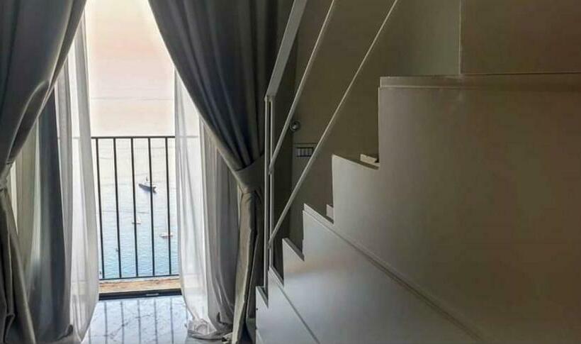 سوییت جونیور با چشم‌انداز دریا, Metropole Taormina
