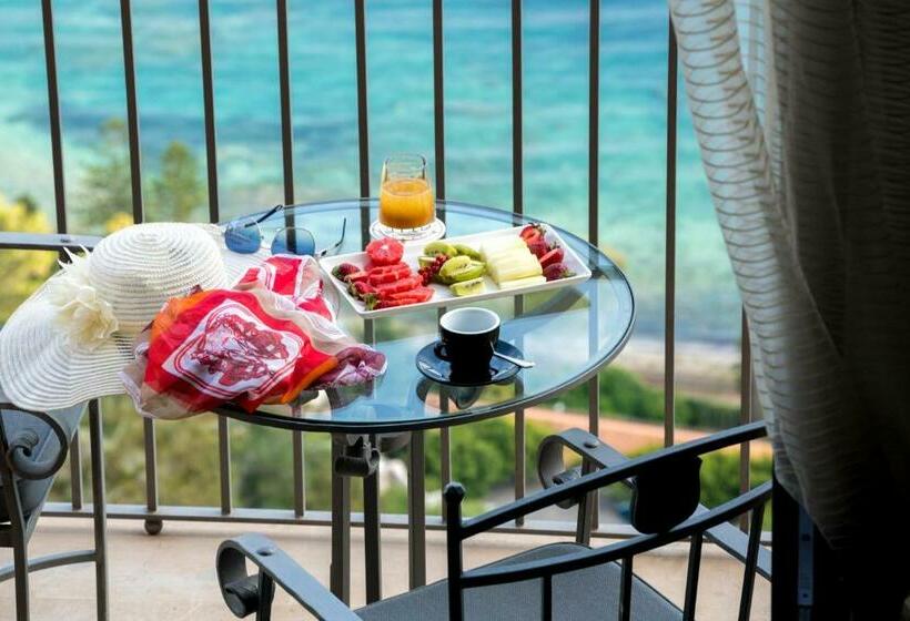 سوییت جونیور با چشم‌انداز دریا, Metropole Taormina
