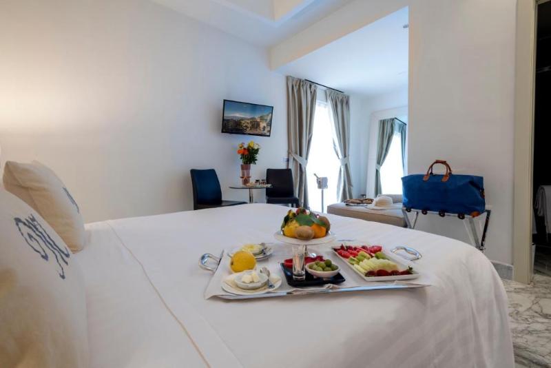 اتاق اجرایی, Metropole Taormina