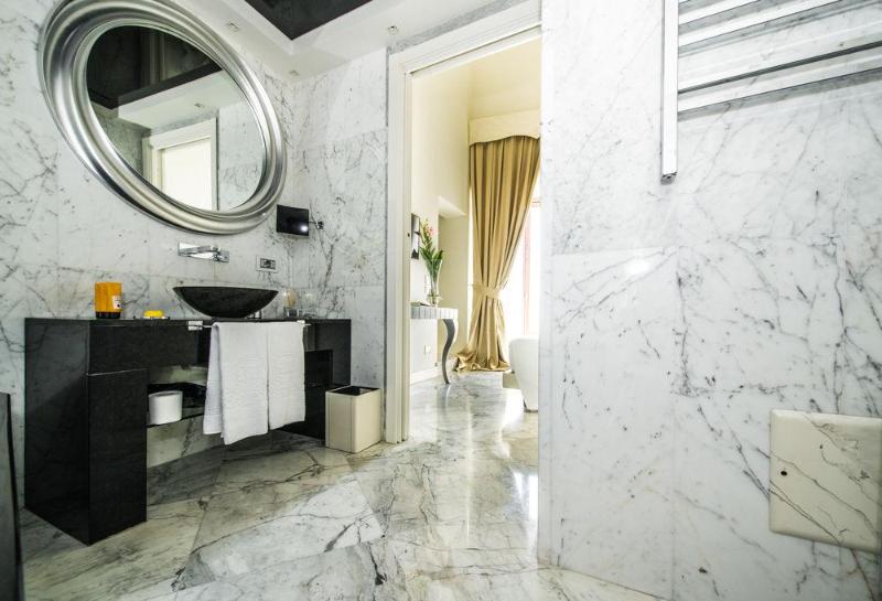 سوییت جونیور با چشم‌انداز دریا, Metropole Taormina