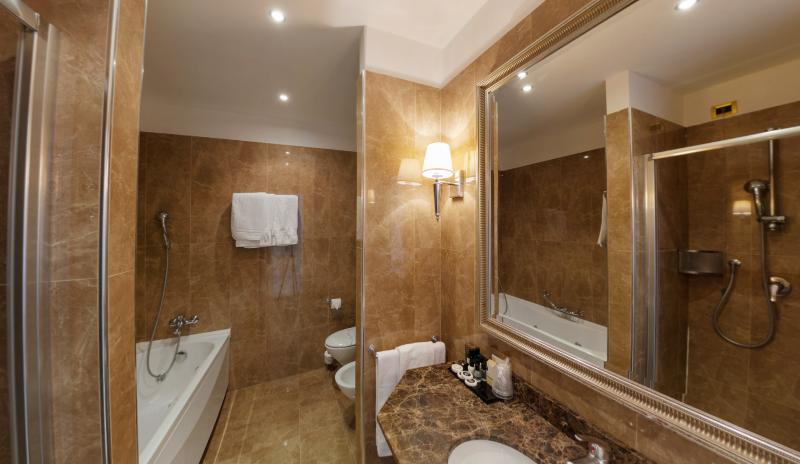 سوییت جونیور با چشمانداز دریا, Miramare & Spa