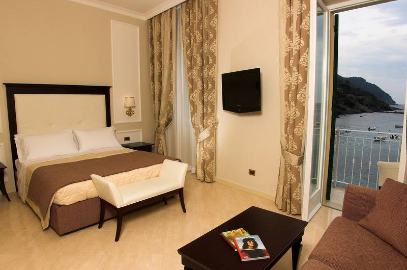 سوییت جونیور با چشمانداز دریا, Miramare & Spa