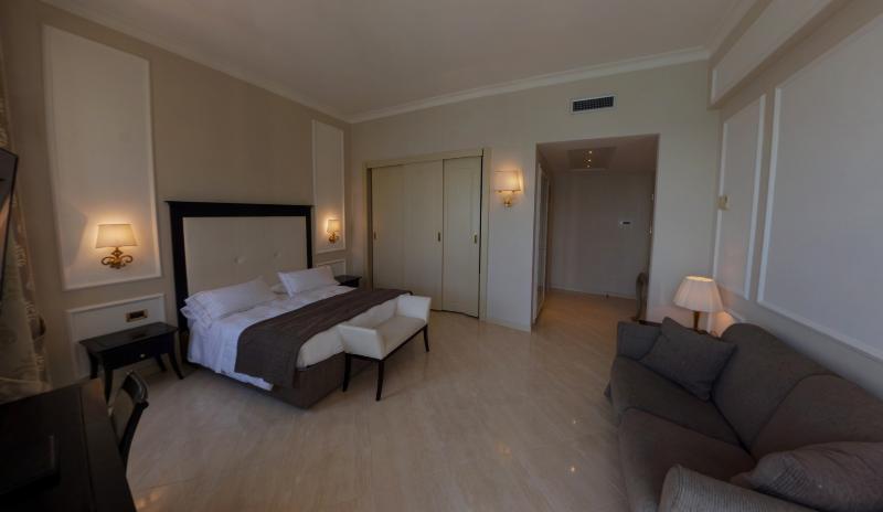 سوییت جونیور با چشمانداز دریا, Miramare & Spa